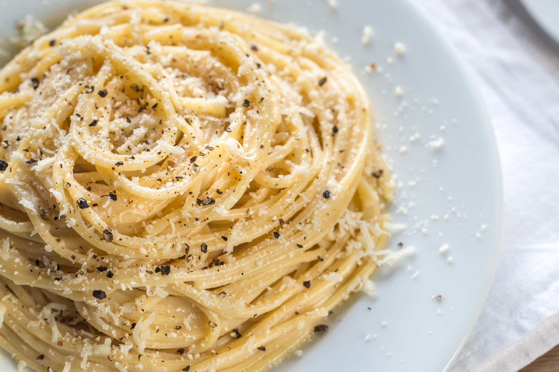 La ricetta per rendere cremosa la pasta cacio e pepe