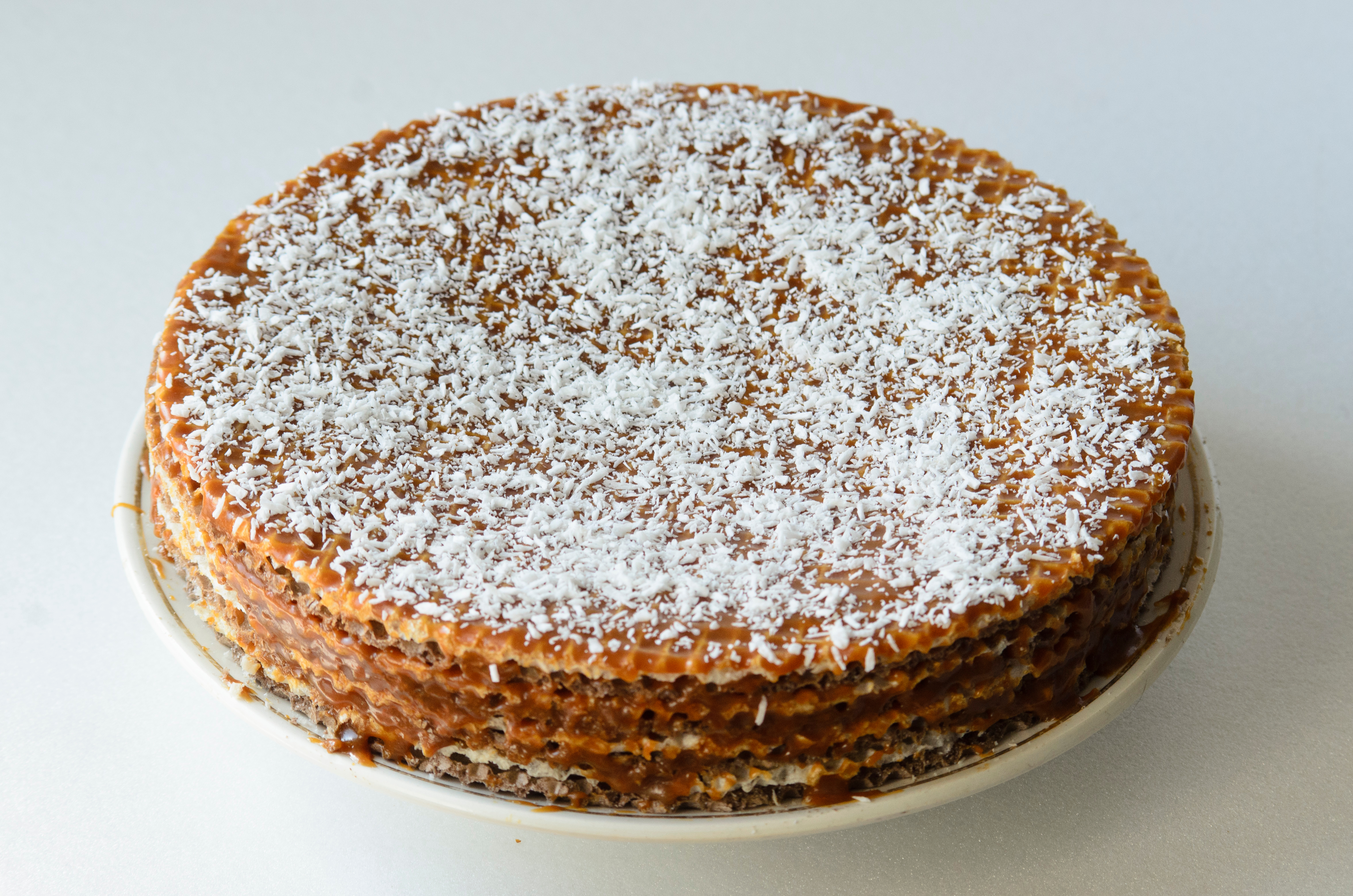 Come tagliare gli strati di una torta