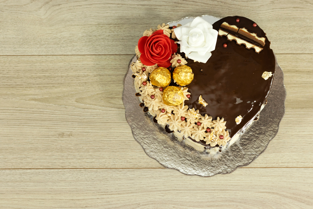 torte-forma-cuore-decorate-cioccolato-1.jpg