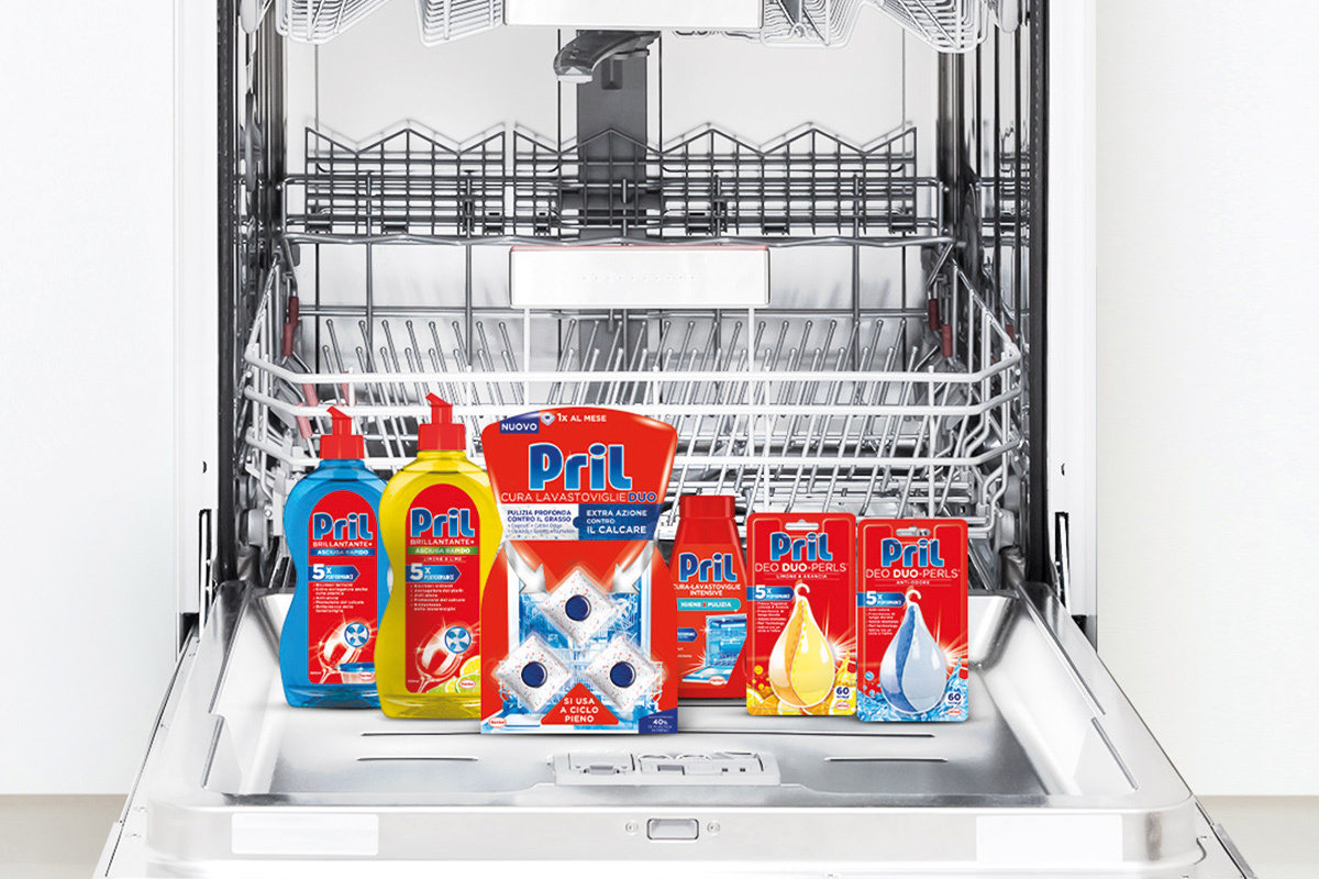 Pulizia lavastoviglie: come si usano gli additivi cura-lavastoviglie e a cosa servono