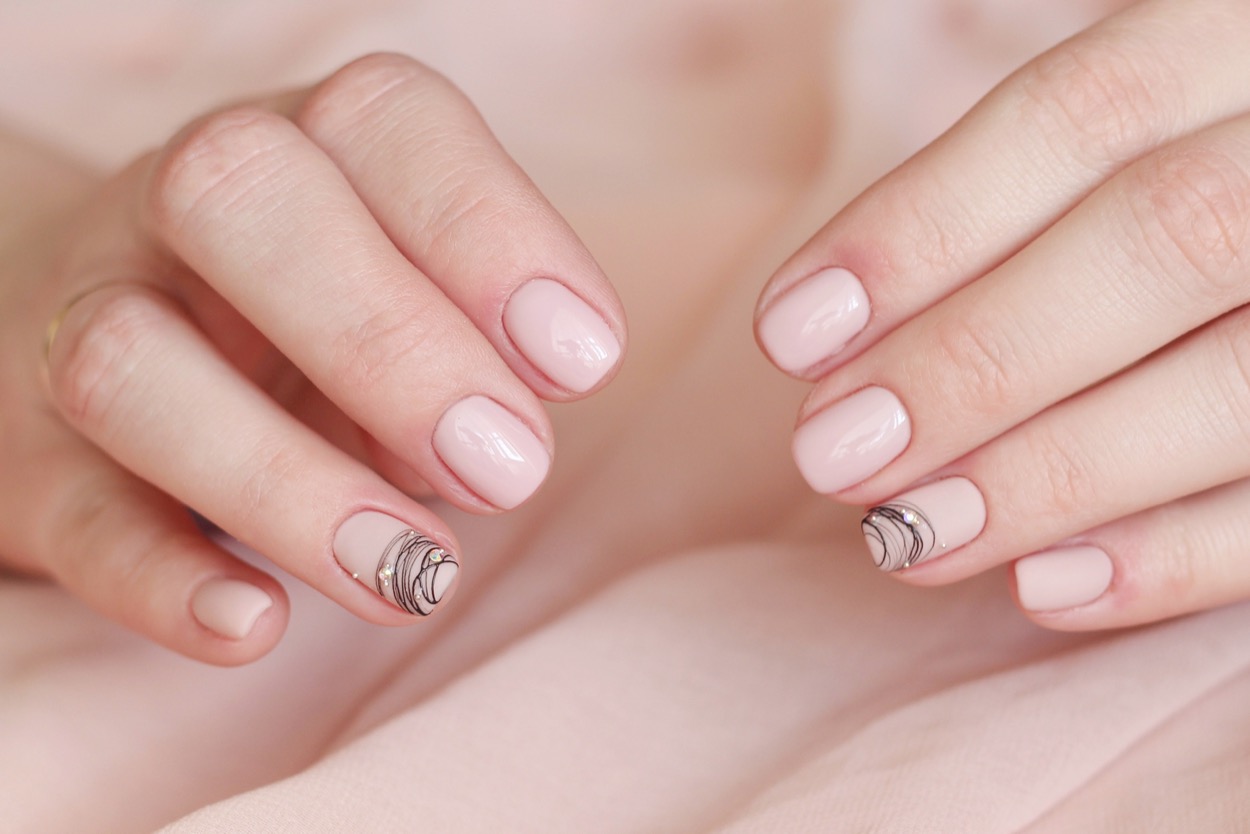 Nail art con spider gel: il video tutorial per farla