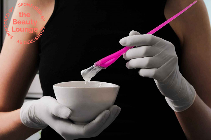 Tinta in casa come dal parrucchiere: consigli per una colorazione intensa