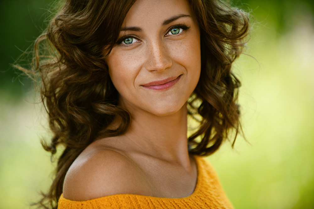 Come scegliere gli abiti in base al colore dei capelli