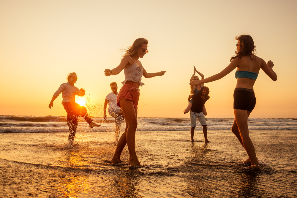 Cosa fare in spiaggia per non annoiarsi: 7 idee