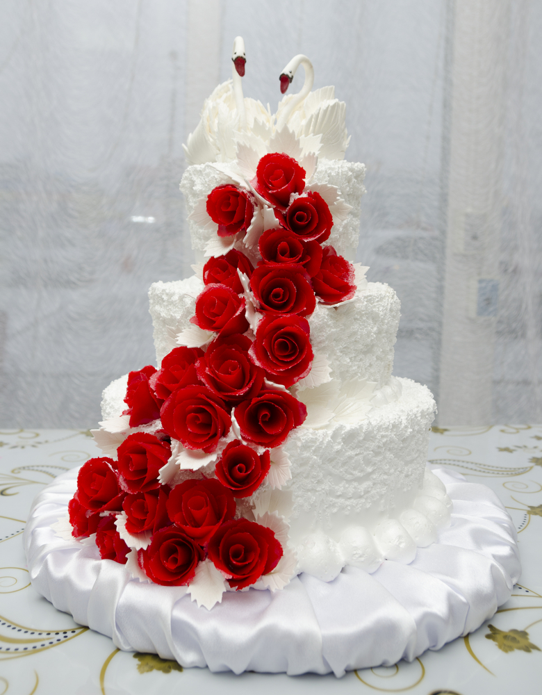 torte-decorate-rose-rosse-1.jpg