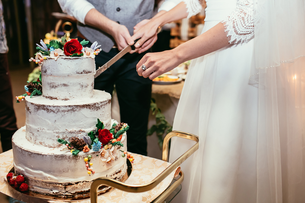 torte-decorate-rose-rosse-5.jpg