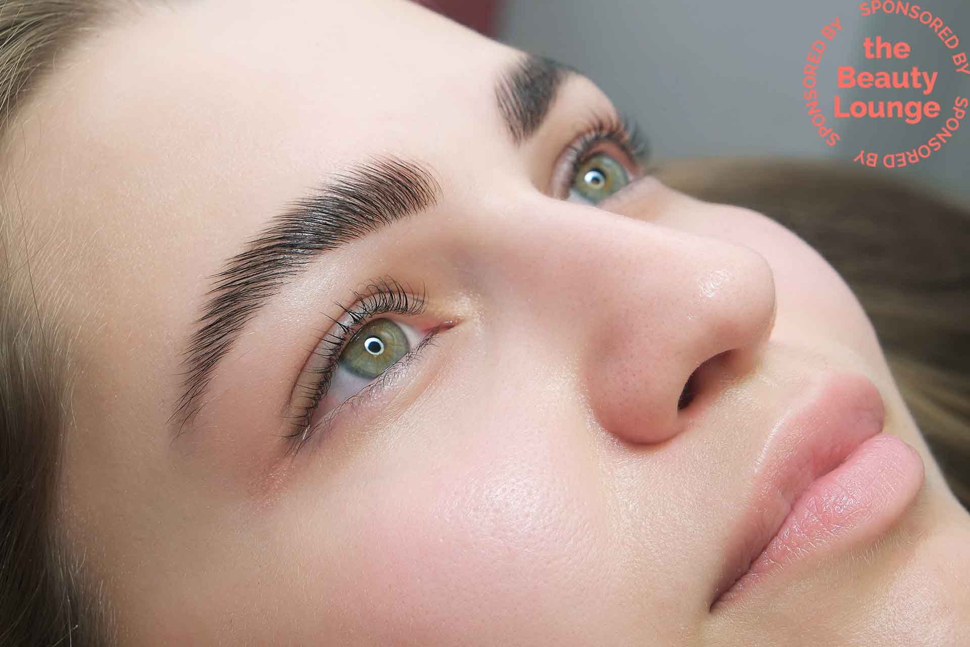 I trucchi per avere sopracciglia sempre perfette