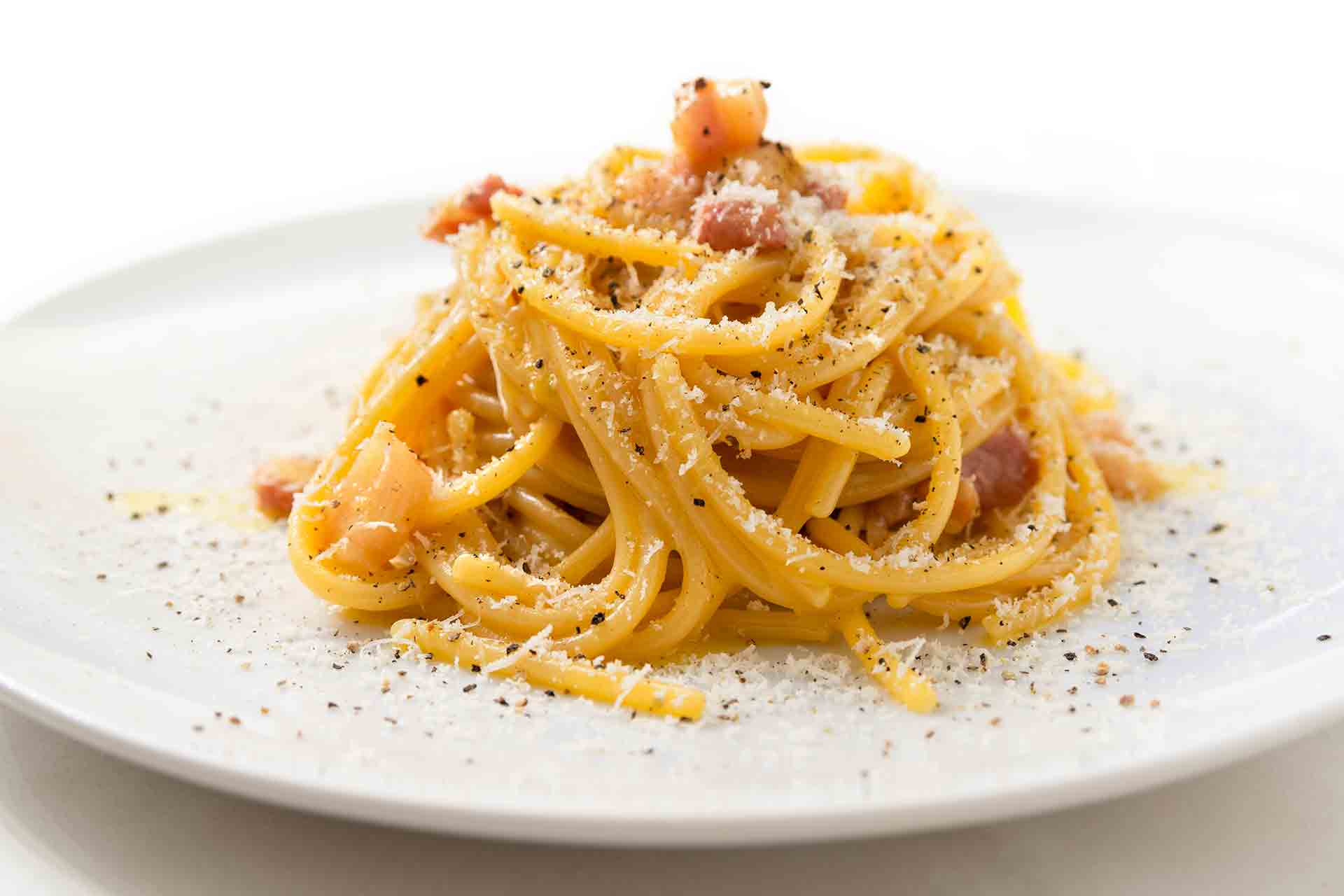 Carbonara, la ricetta romana pronta in 15 minuti