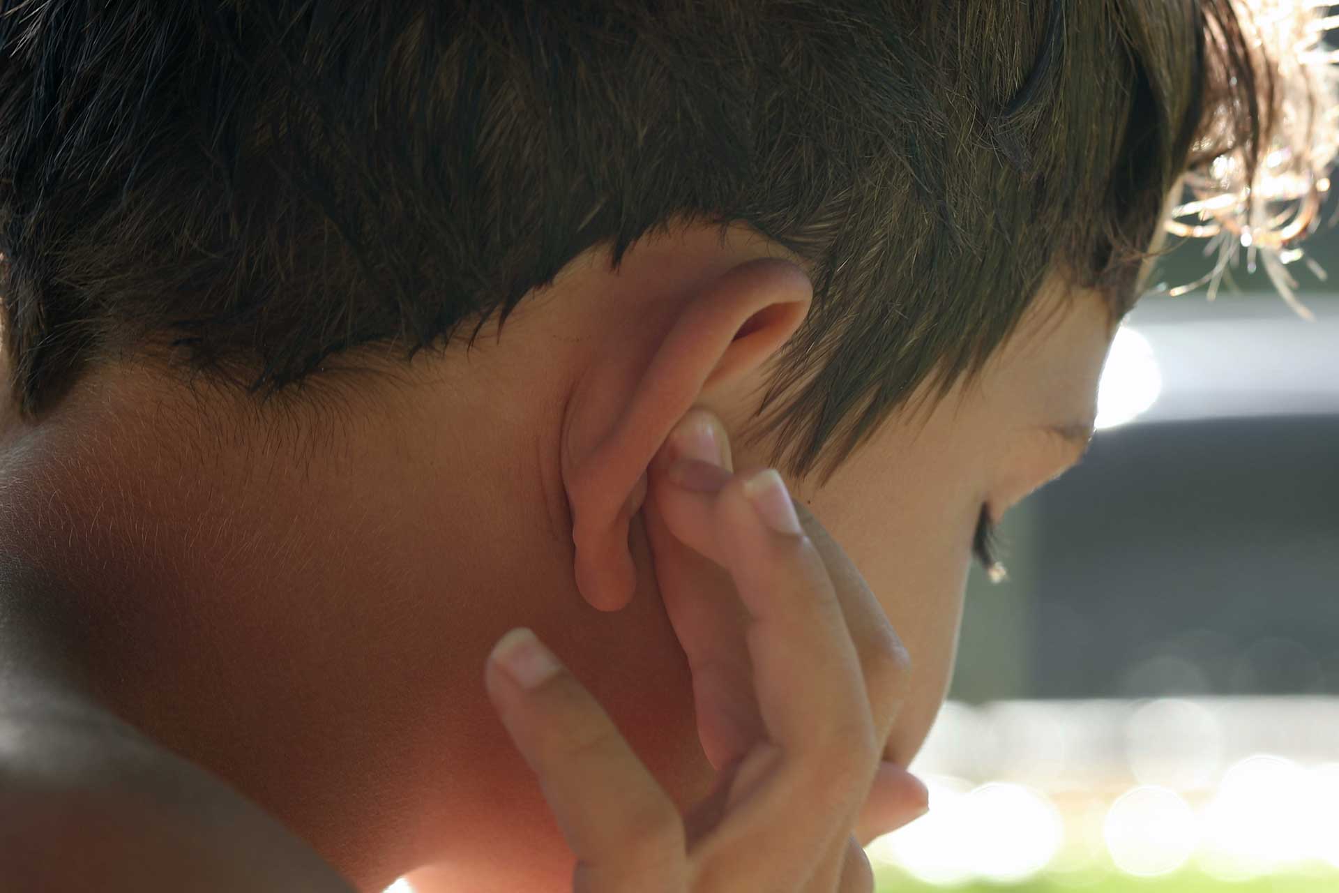 Perché le orecchie fischiano?