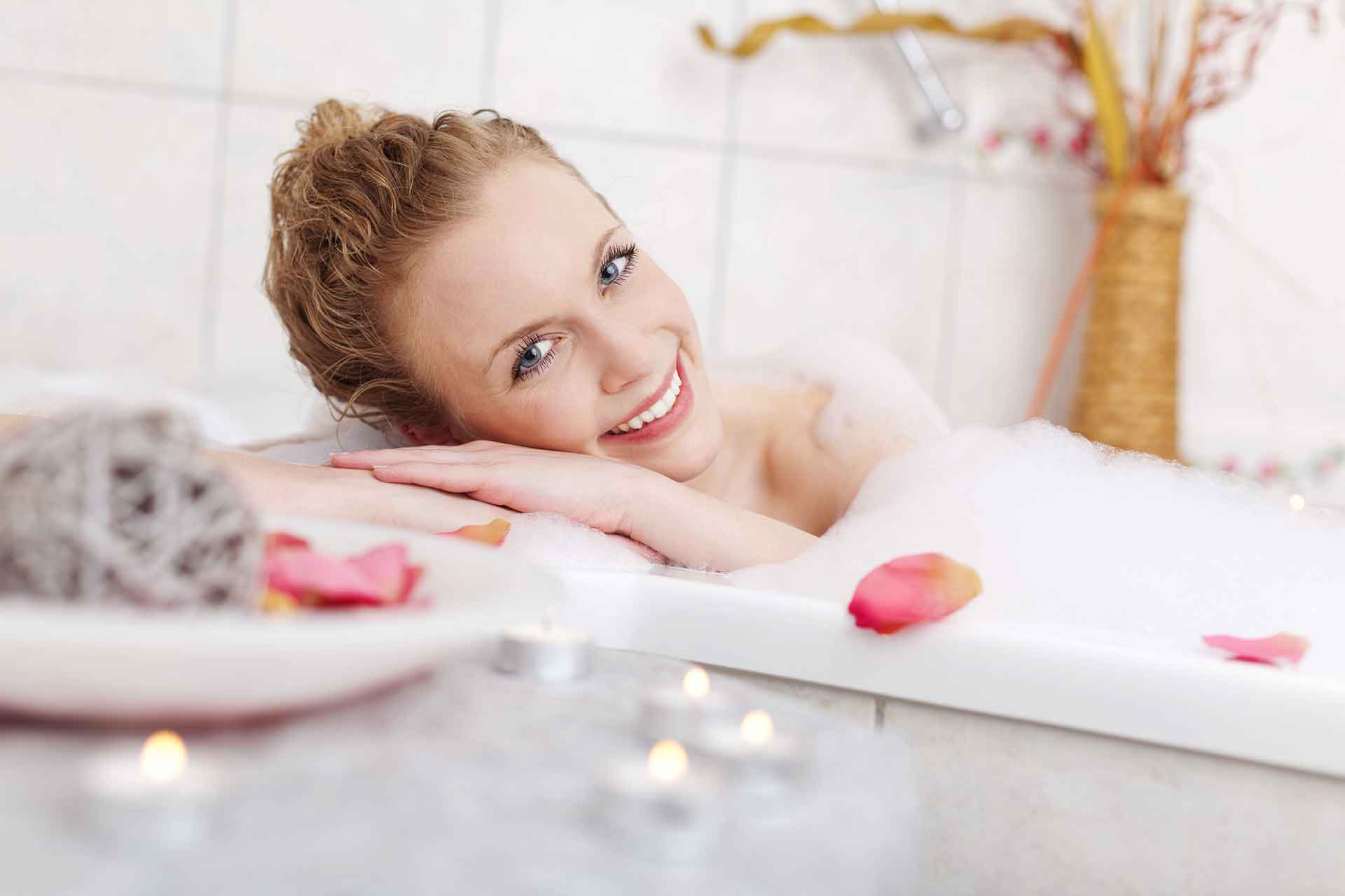 I benefici del bagno nel latte per la bellezza