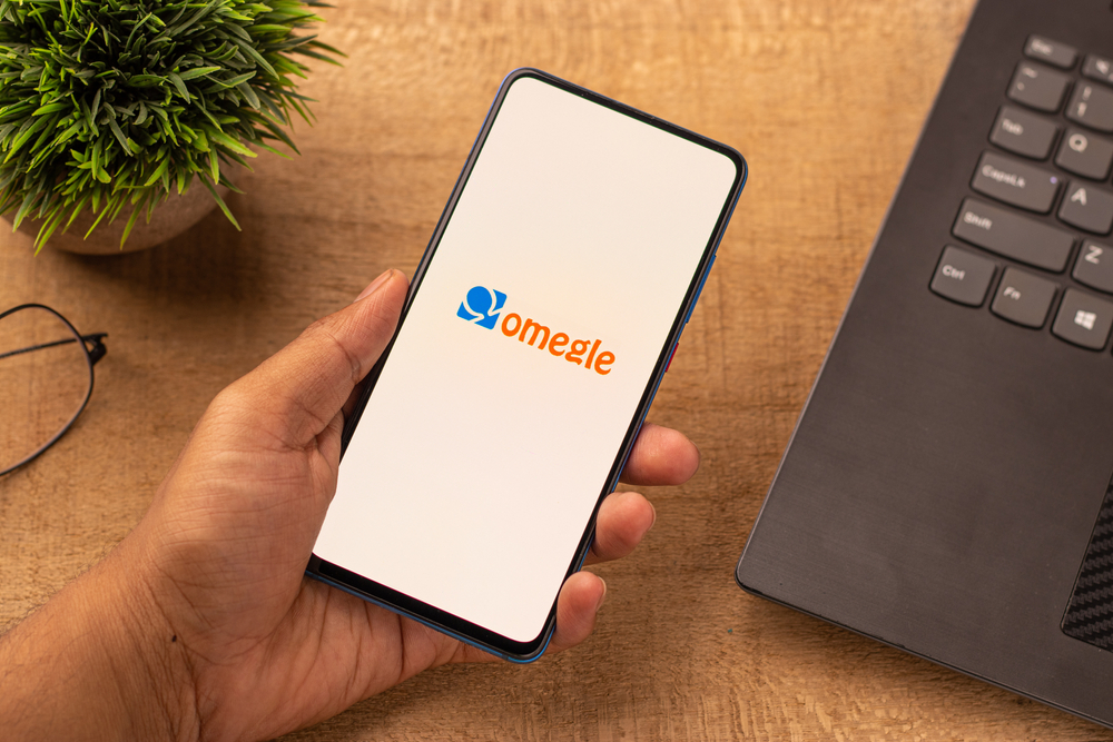 Cos'è Omegle e perché non è adatto ai bambini