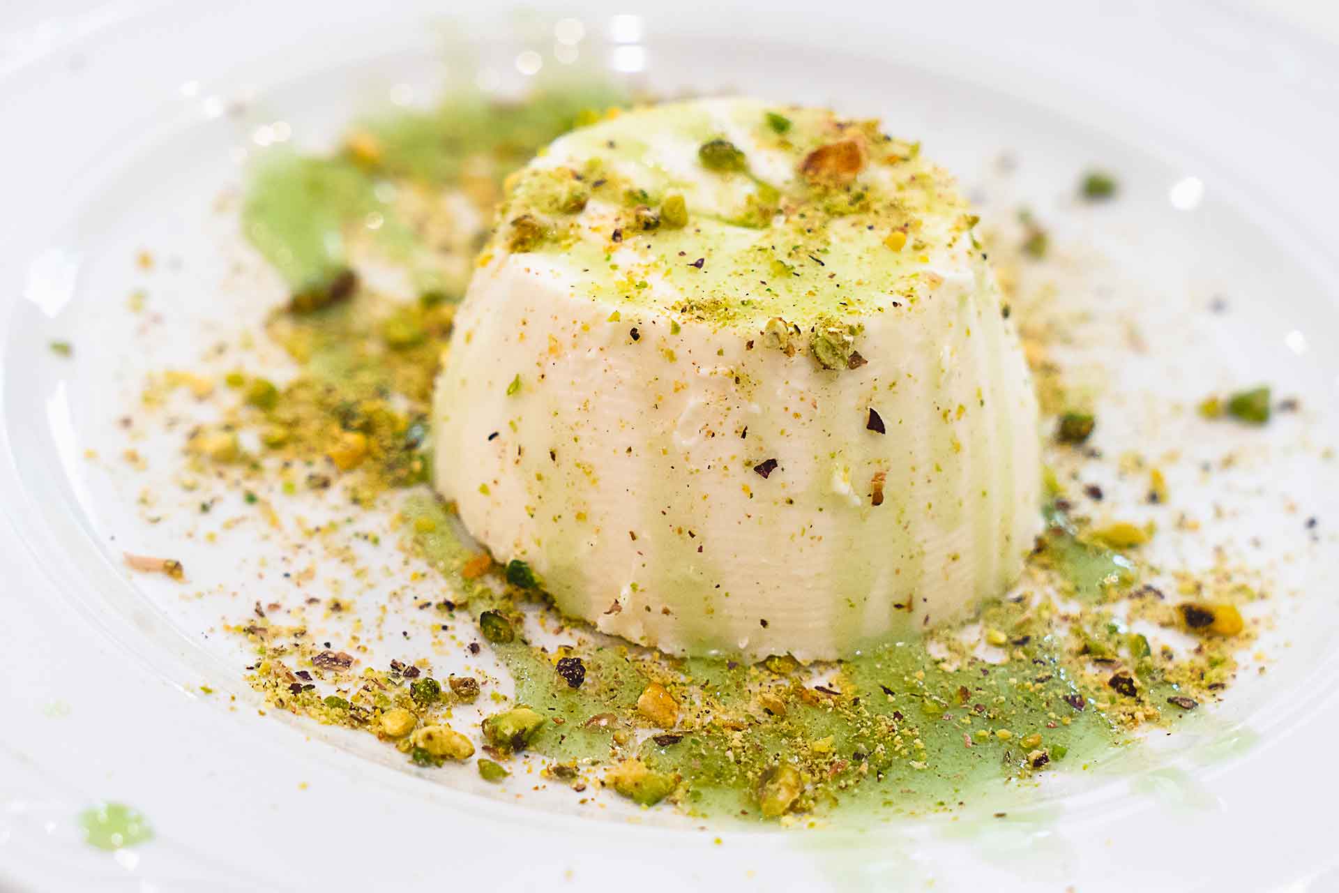 La ricetta facile della panna cotta al pistacchio