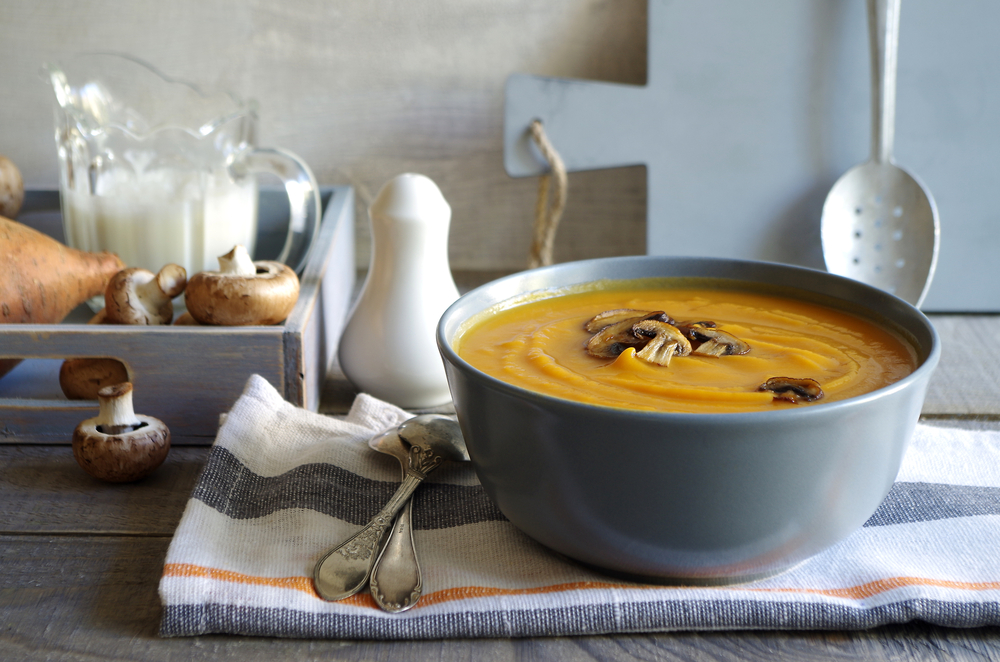 La ricetta della zuppa di funghi e patate