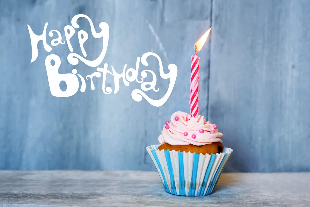 Frasi di buon compleanno per un'amica: le più emozionanti degli autori famosi