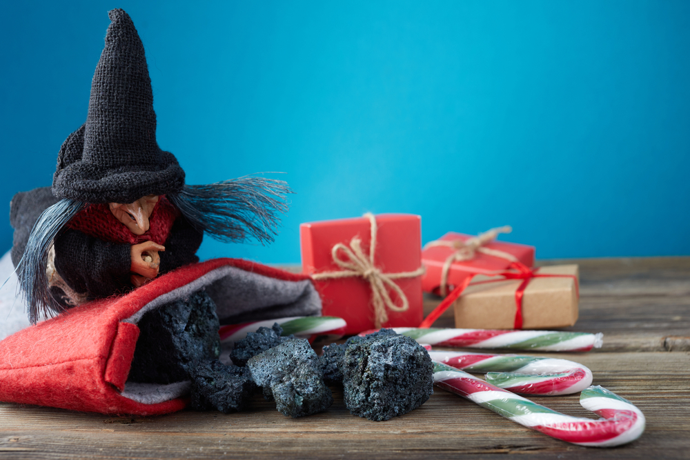 Befana in feltro fai da te: tutorial e idee per farla
