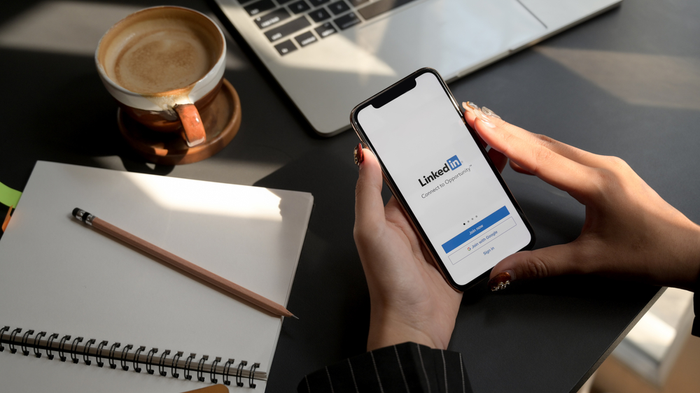 Come usare i social media per trovare lavoro