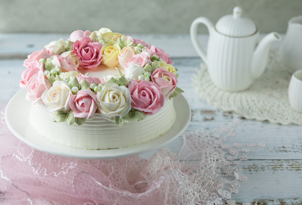 Torte con rose in crema di burro: 7 idee per decorazioni bellissime