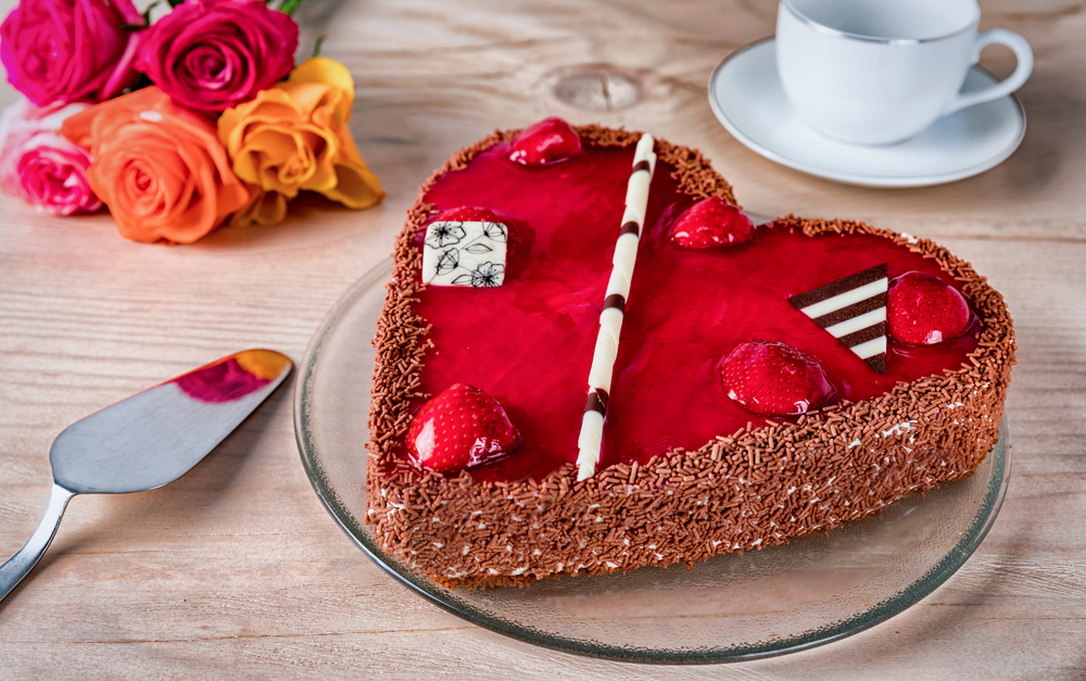 Come fare una torta a forma di cuore senza stampo: 4 idee