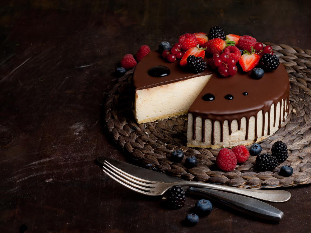 come-decorare-torta-cioccolato-con-fragole-7.jpg
