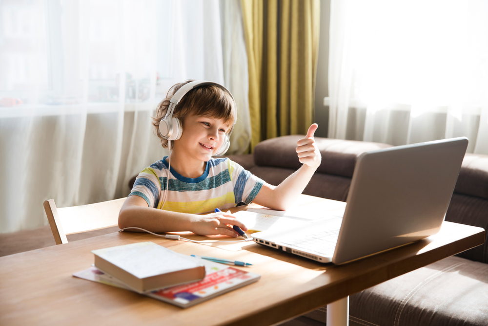 Didattica a distanza e figli: come organizzarsi senza impazzire