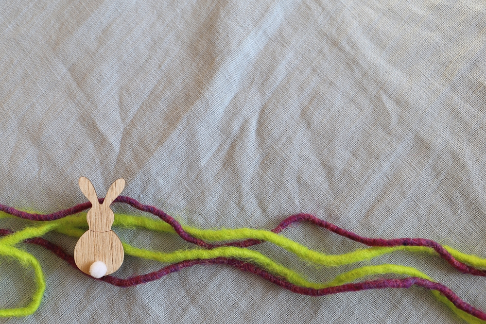 Lavoretti di Pasqua scuola primaria: uova con fili di cotone fai da te per decorare