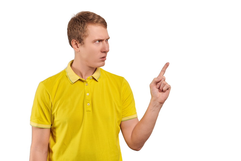 4 gesti comuni che fai con le mani considerati maleducati