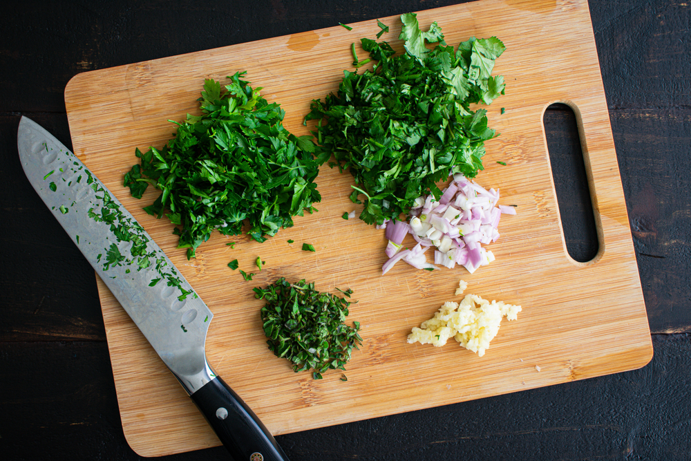 Come tritare e conservare le erbe aromatiche