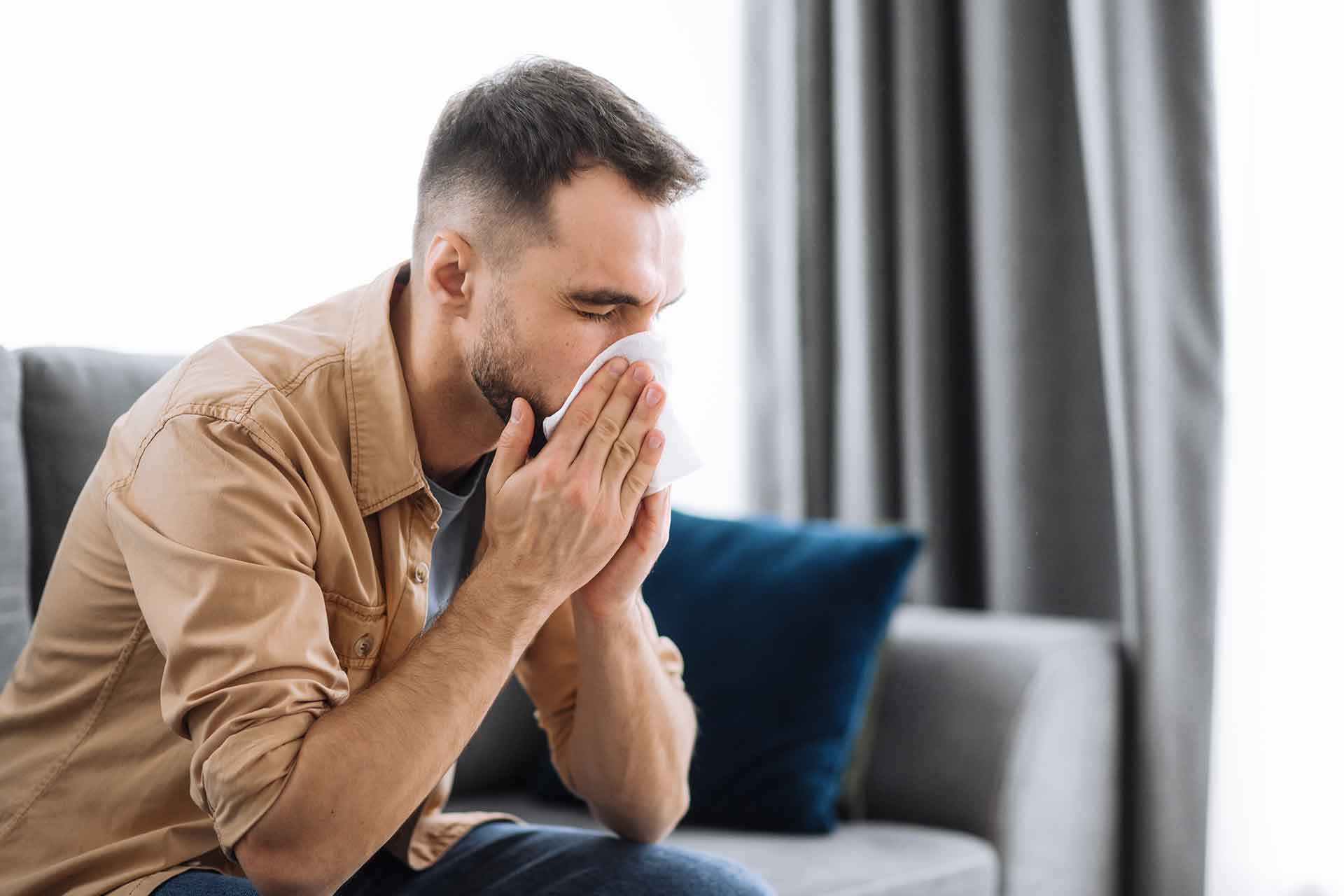 Cos'è la rinite: sintomi e cure