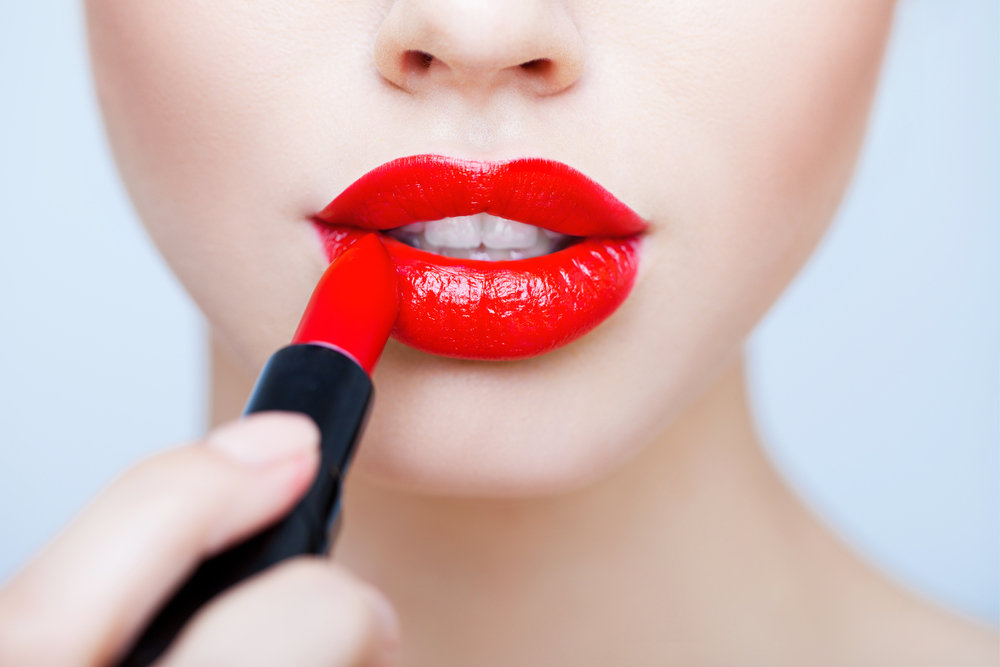 Come scegliere il rossetto rosso in base al tono della tua pelle