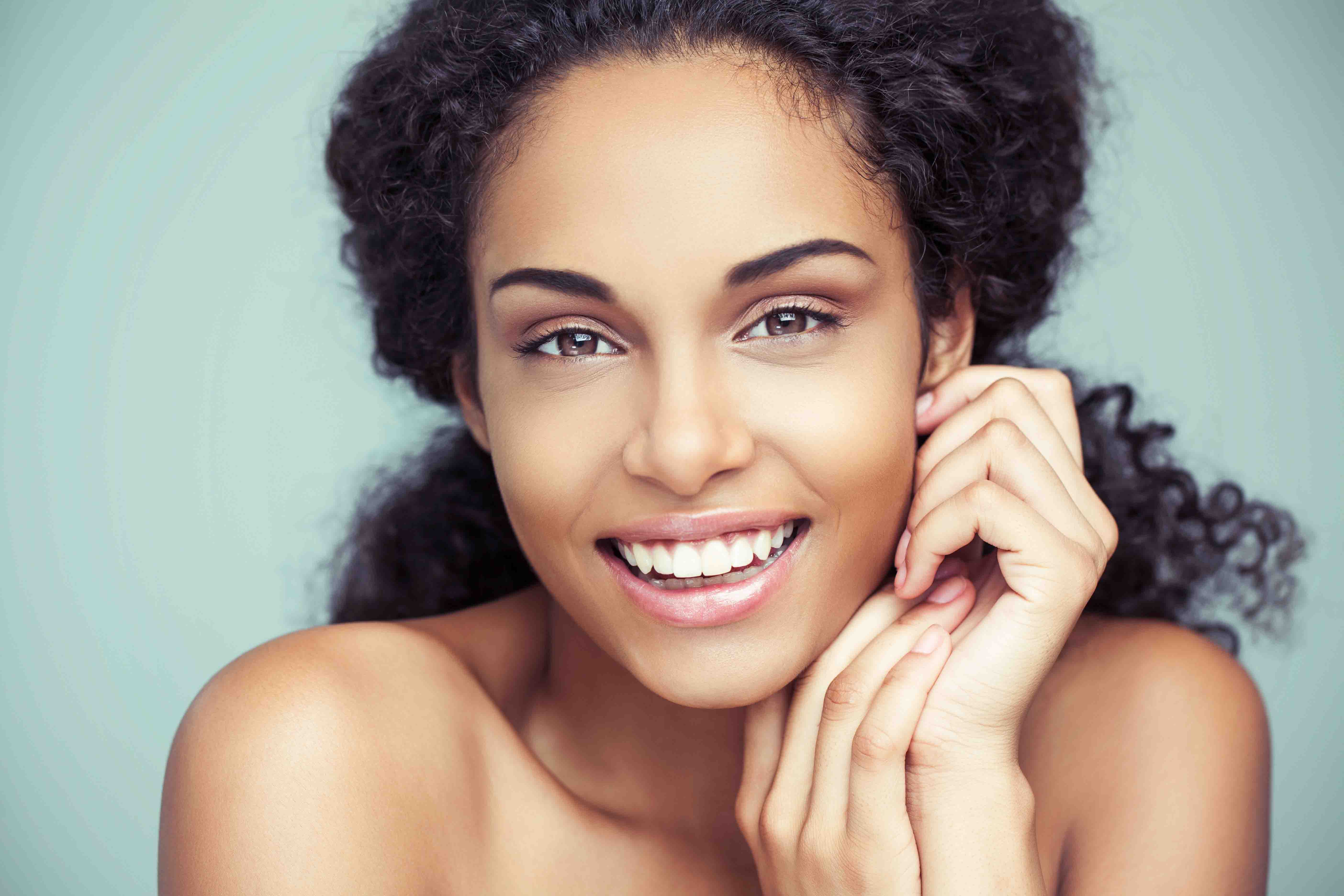 Colore di capelli per pelli scure, quale preferire
