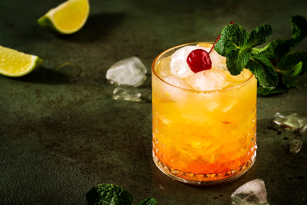 Come preparare un Mai Tai, il cocktail che sa di estate