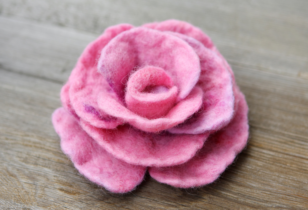 Come fare le rose col pannolenci