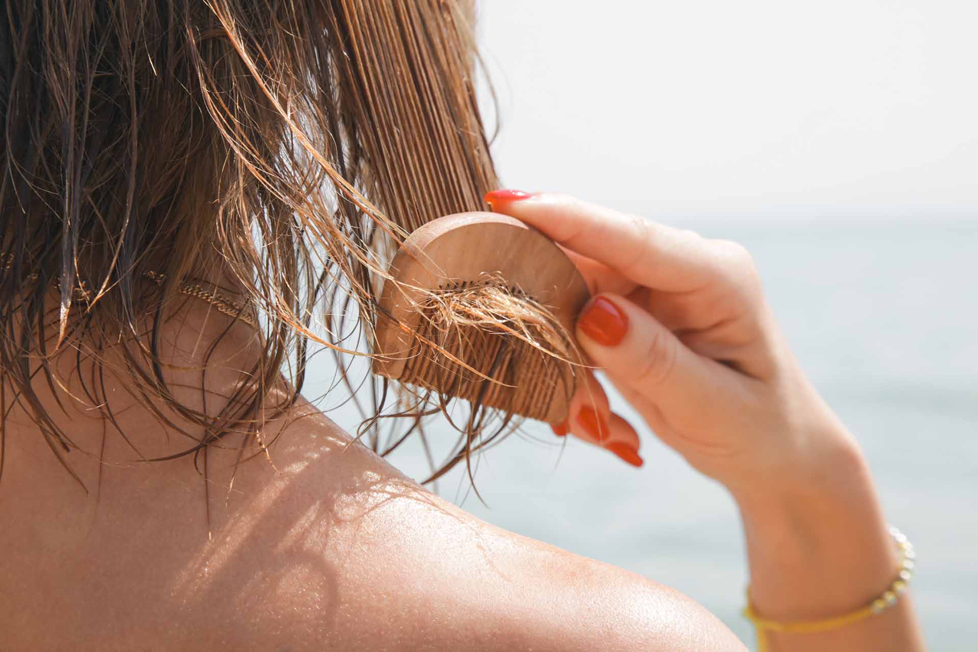 Come prendersi cura dei capelli in estate