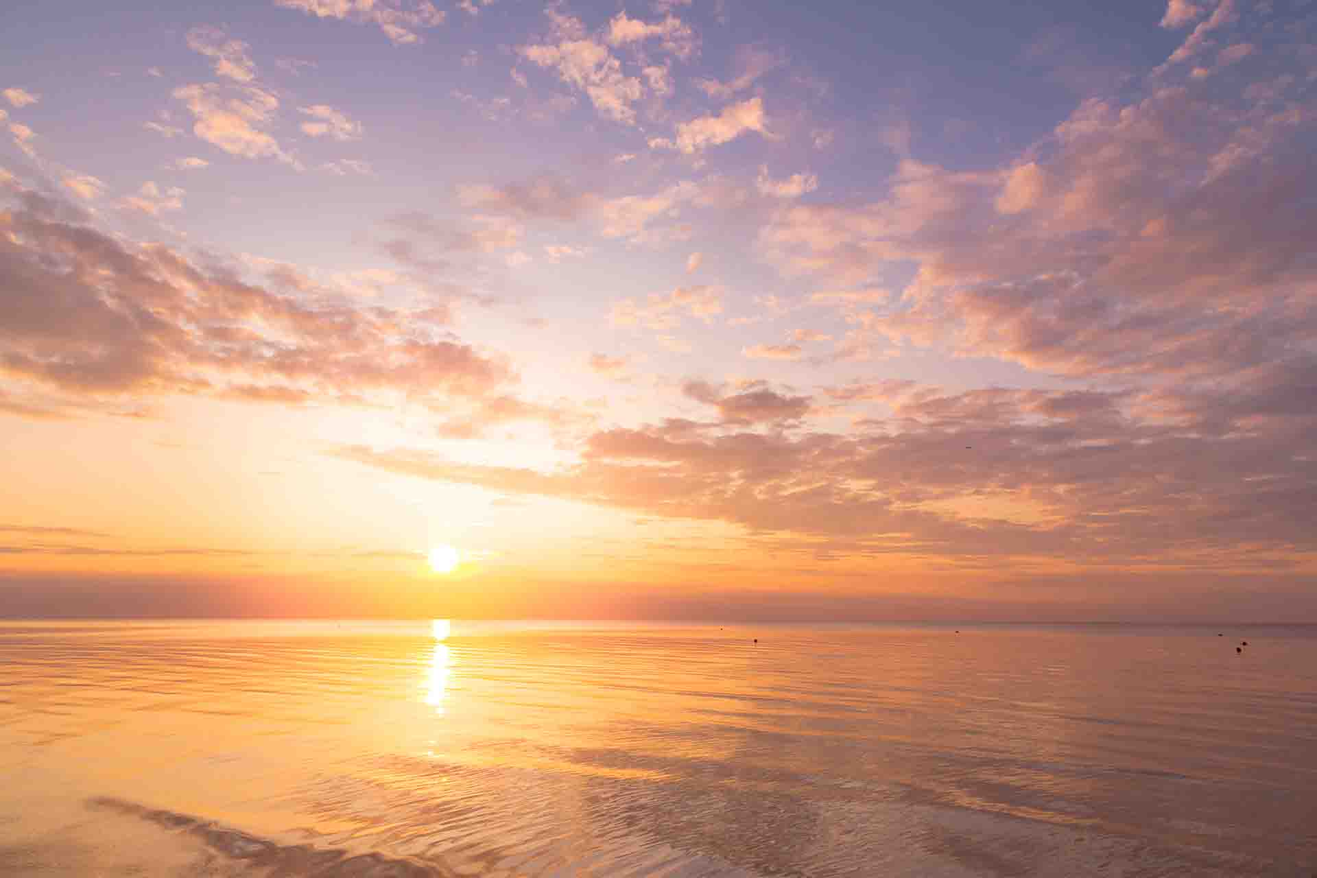 Tramonto: frasi brevi per omaggiare la sua bellezza