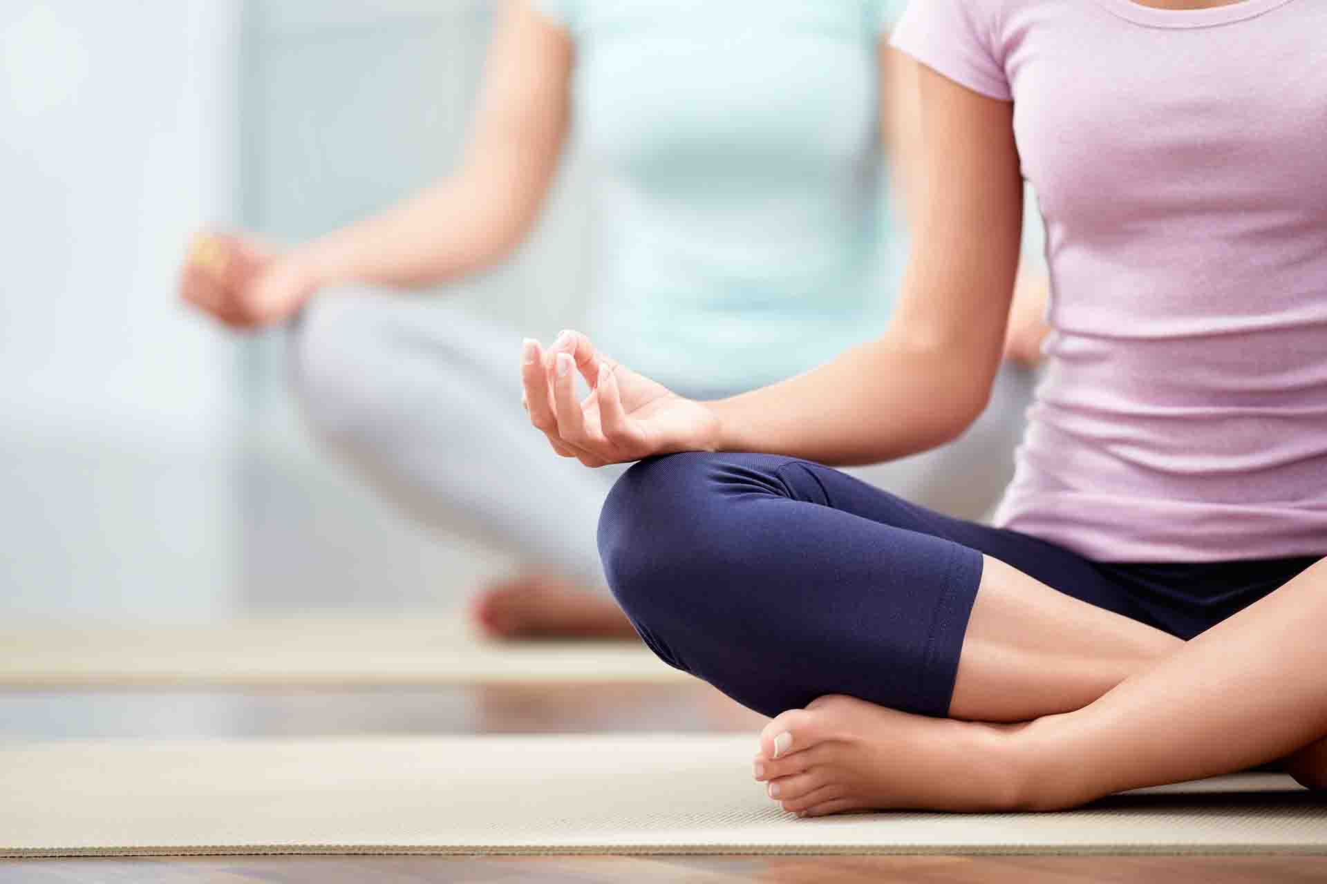 Quali sono le posizioni yoga più facili?