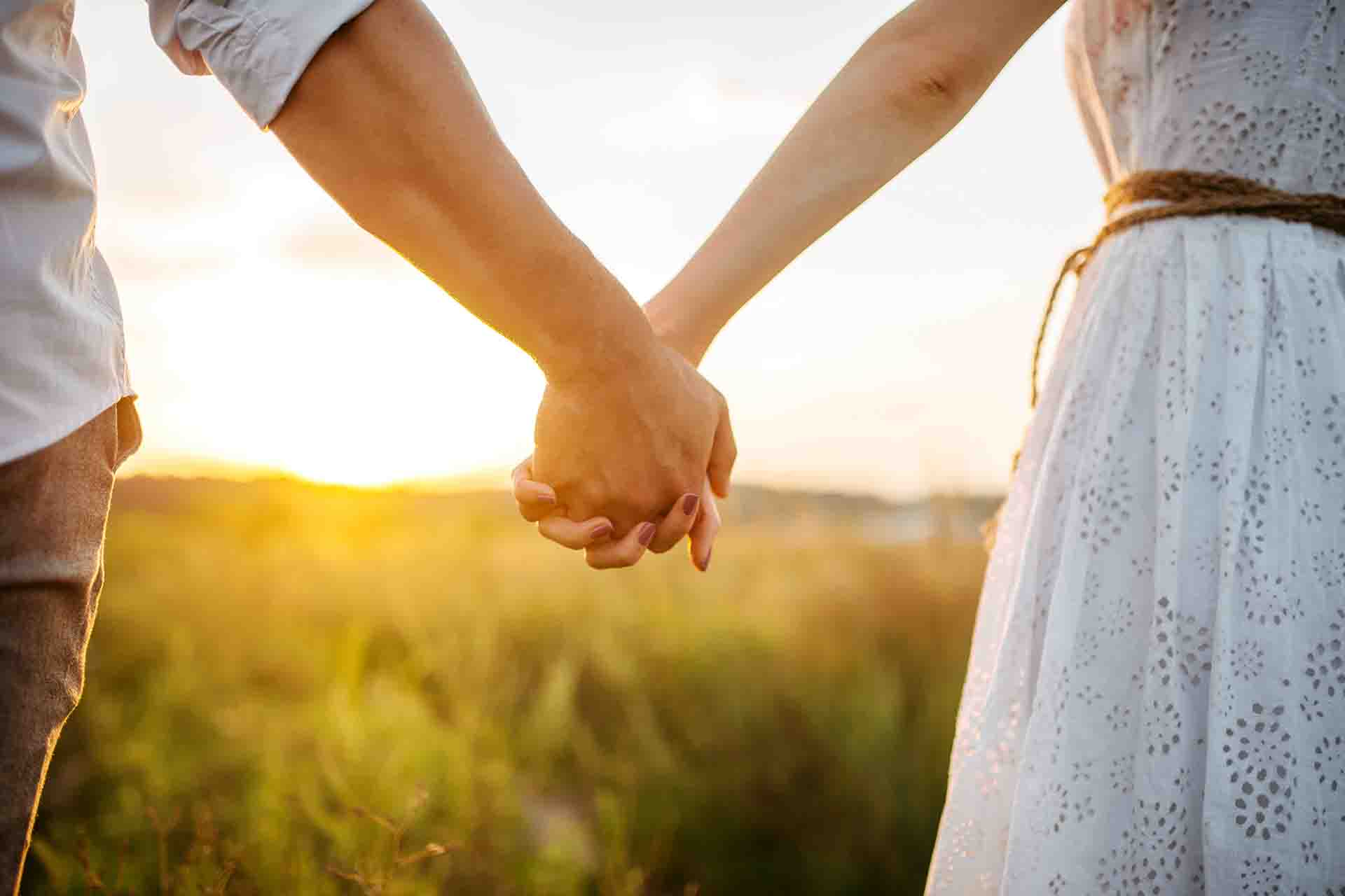 Cosa significa tenersi sempre per mano