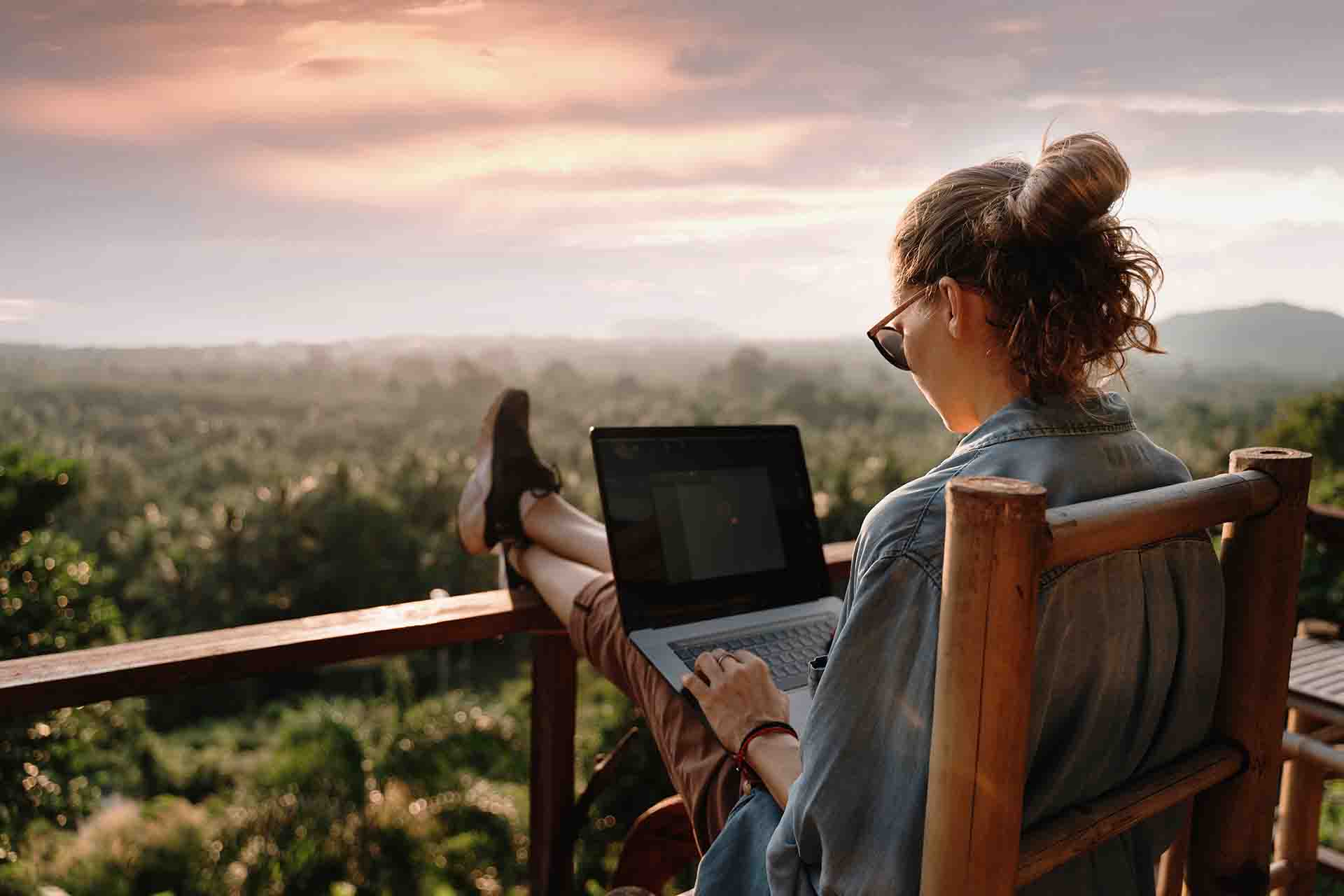 Si può lavorare all'estero da remoto?