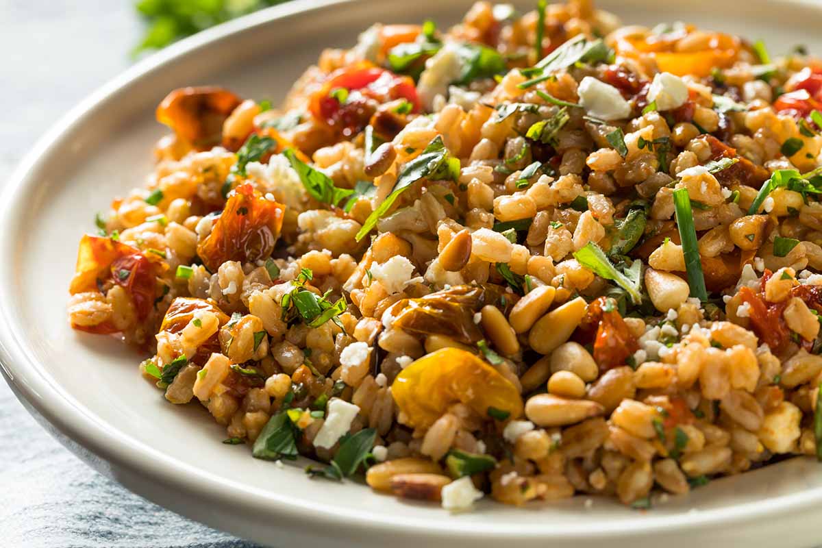 Come condire il farro perlato cotto