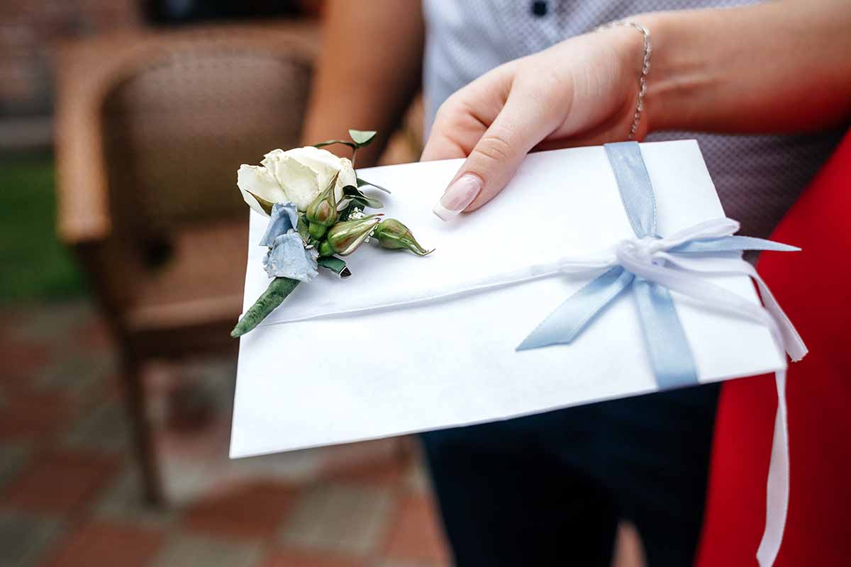 Regalare soldi al matrimonio, cosa dice il Galateo