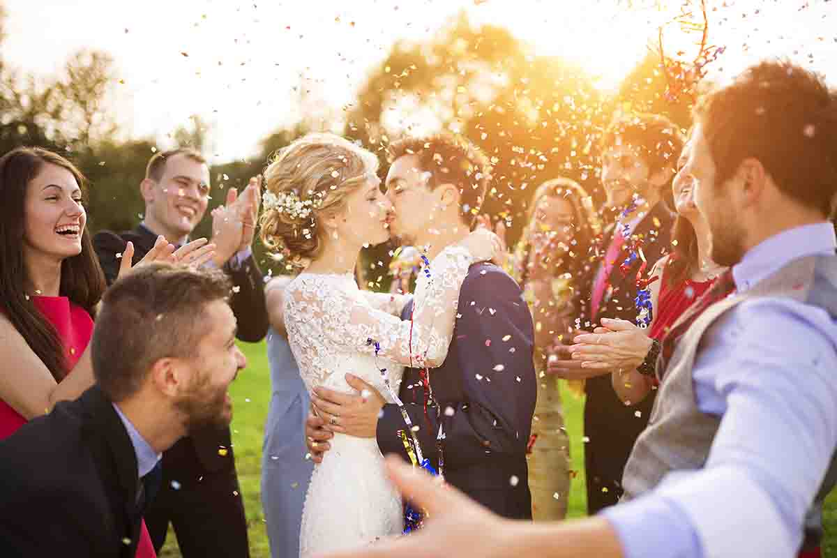 Galateo degli invitati al matrimonio: come vestirsi