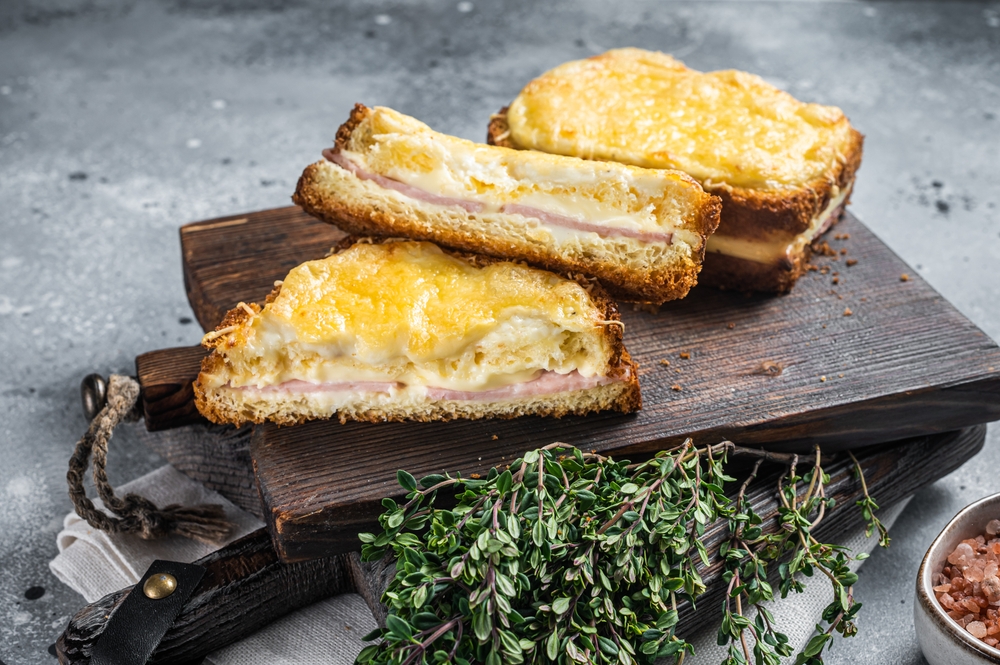 Croque Monsieur, la ricetta del panino francese al formaggio