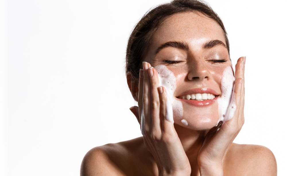 Come usare un balsamo detergente e struccante?