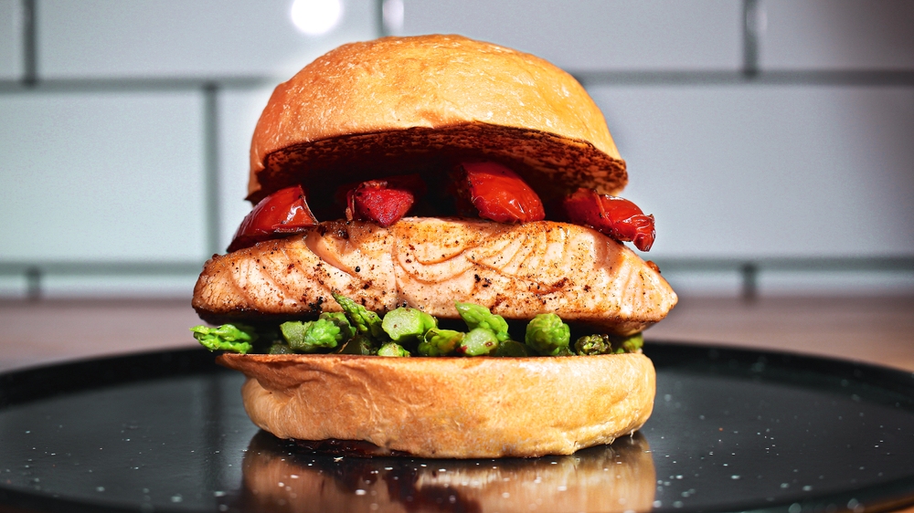 Come preparare un burger di salmone