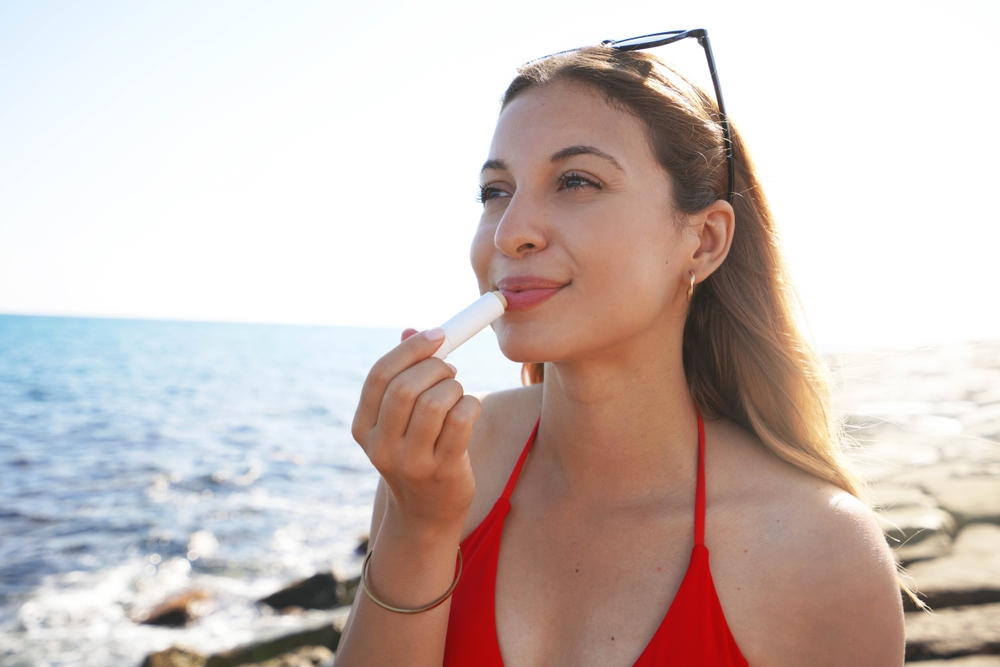 8 consigli per curare le labbra scottate dal sole