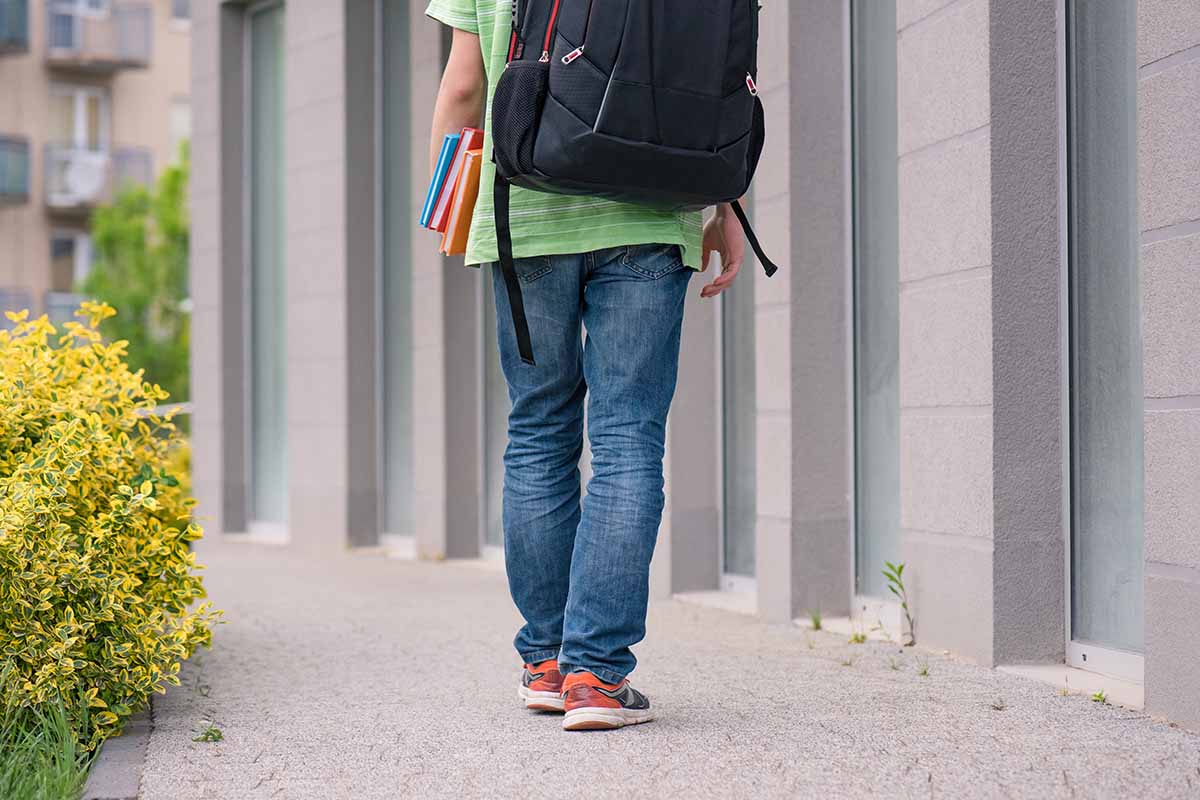 Andare a scuola a piedi: 10 consigli da seguire
