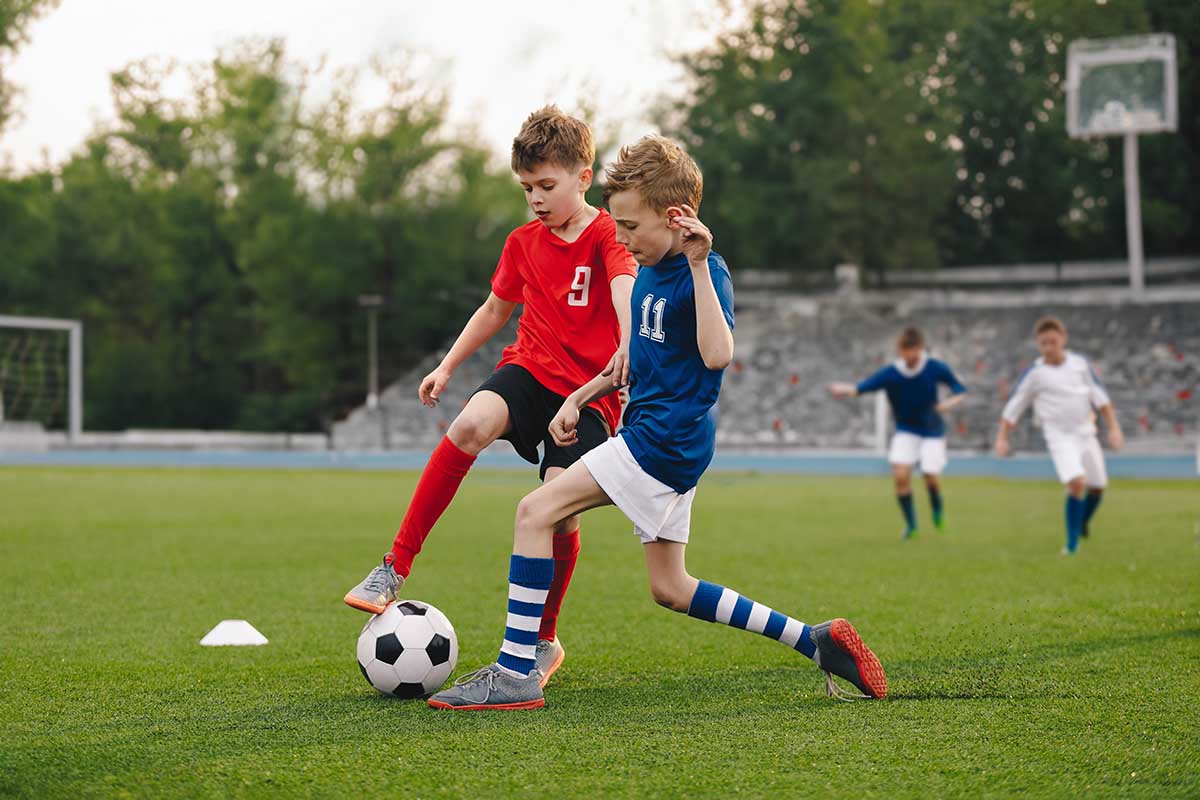 Come comportarsi a una partita di calcio dei propri figli