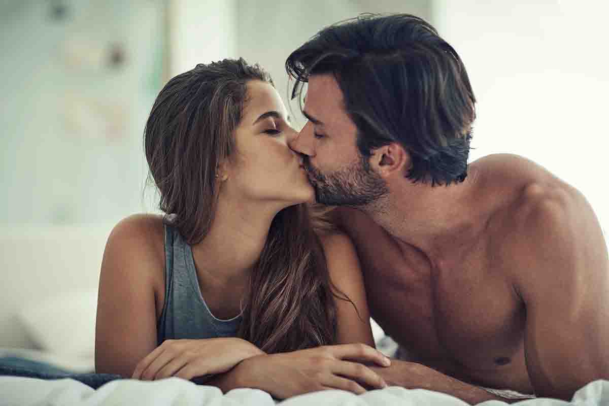 Perché i baci tra innamorati sono a occhi chiusi?