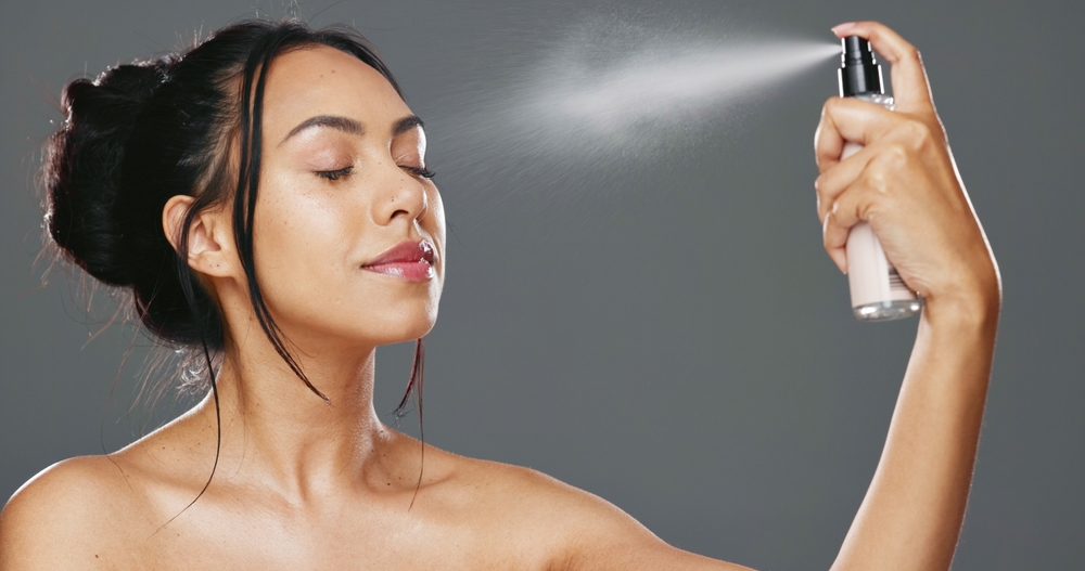 Che cos’è lo spray fissante per il trucco e a che cosa serve?