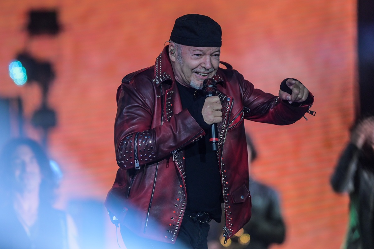 Canzoni di Vasco Rossi, le frasi d'amore più belle